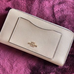 Coach Accordion Zip Wallet in Beechwood